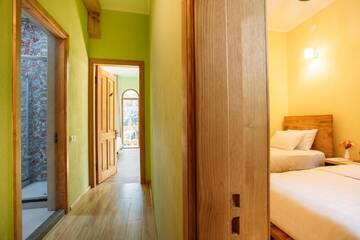 Фото номера Семейный двухместный номер с 1 кроватью Отель Hotel Chateau Iveri г. Varjanisi 4